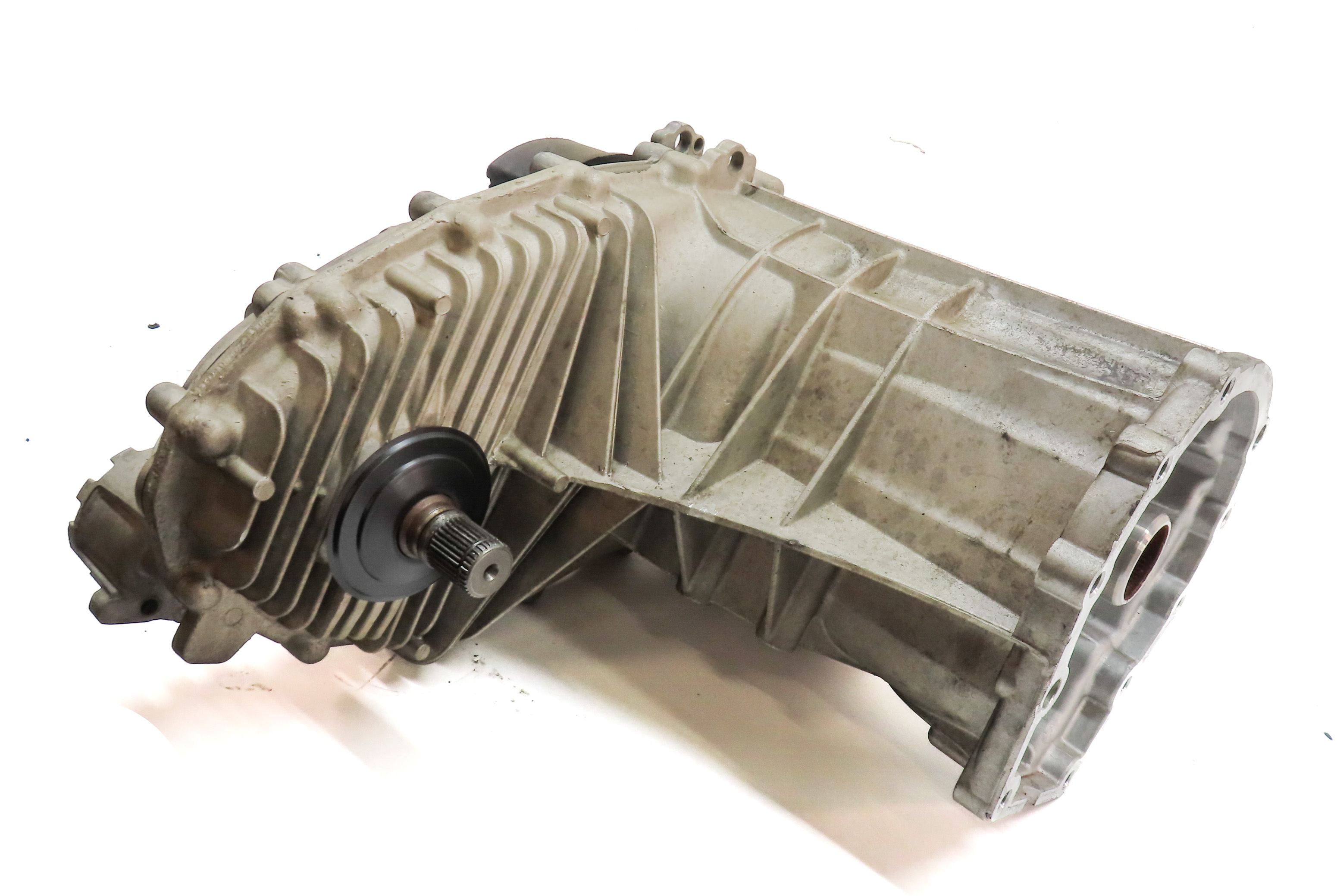 2013-2016 PORSCHE CAYENNE (958) 3.0L DIESEL FRONT TRANSFER CASE ASSEMBLY — exact item pictured